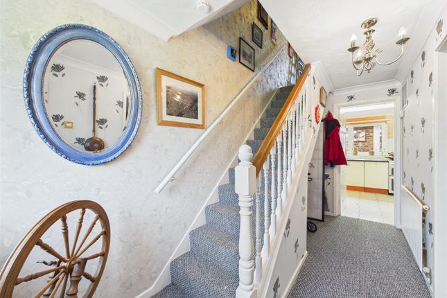 136, Oak Way, Cinderford photo 3