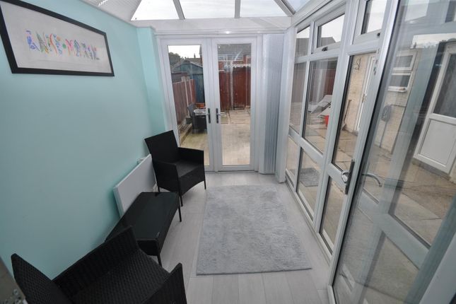 2, Houps Road, Thorne photo 4
