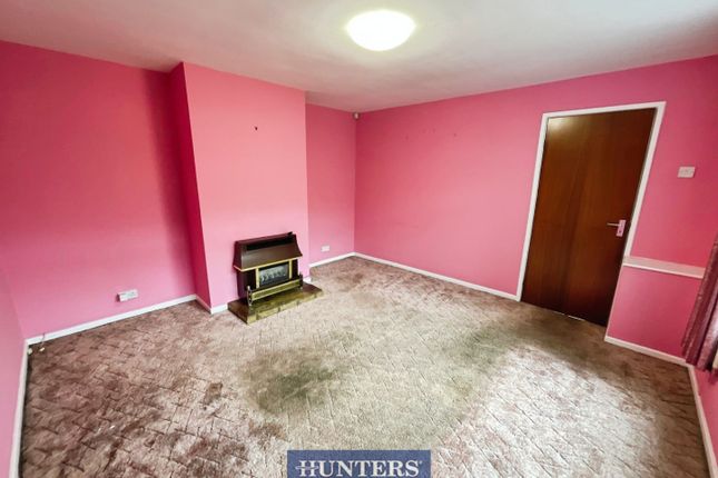 40, Kinder Avenue, Ashton-Under-Lyne photo 3