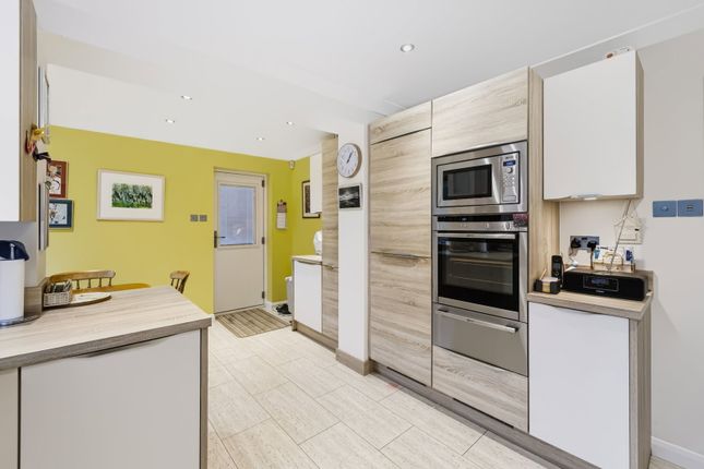 1, The Dakins, East Grinstead photo 4