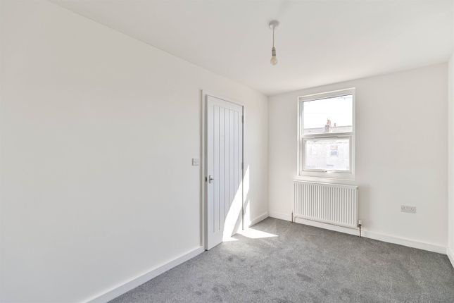 33, Flat 2, Bedford Road, Reading photo 4