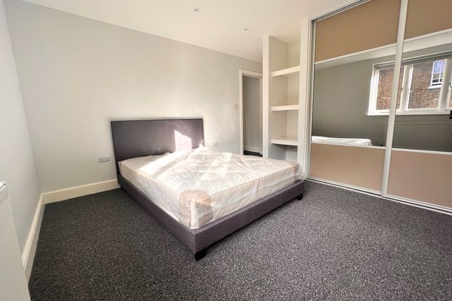 Flat to rent in St Annes Close, Highgate