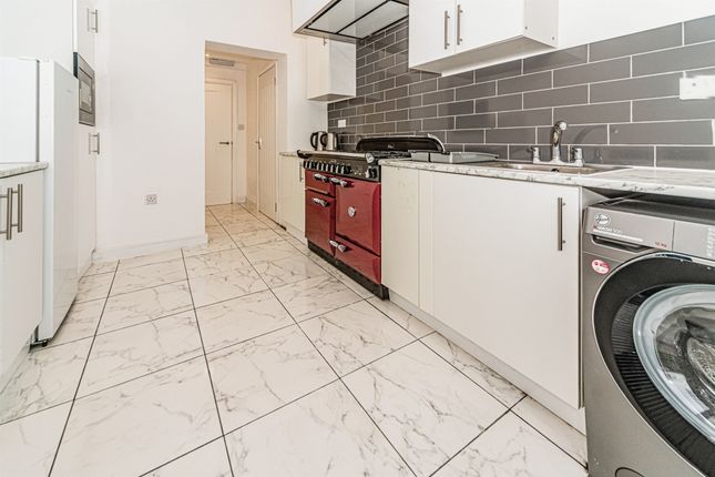 201, Chertsey Rise, Stevenage photo 3