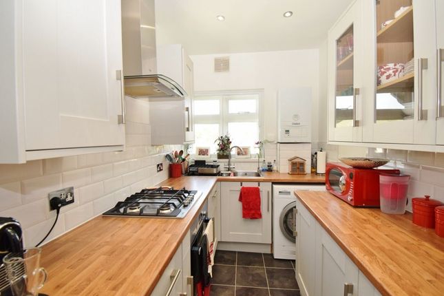 Elm Park Court,Flat 34, Elm Park Road, Pinner photo 3