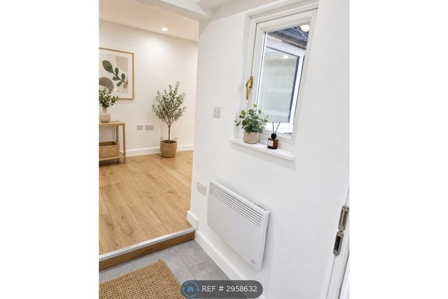 Flat, Lynn Road, Wisbech photo 2