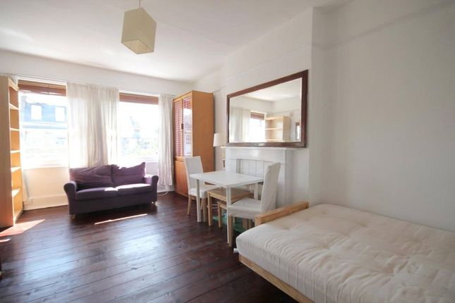 Flat 4, 28, South Villas, London photo 5