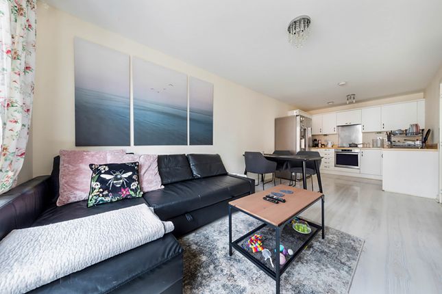 Flat for sale in Schoolgate Drive, Morden