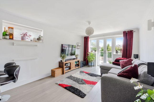 Woodcote House,Flat 4, Eastbourne Road, Godstone photo 4