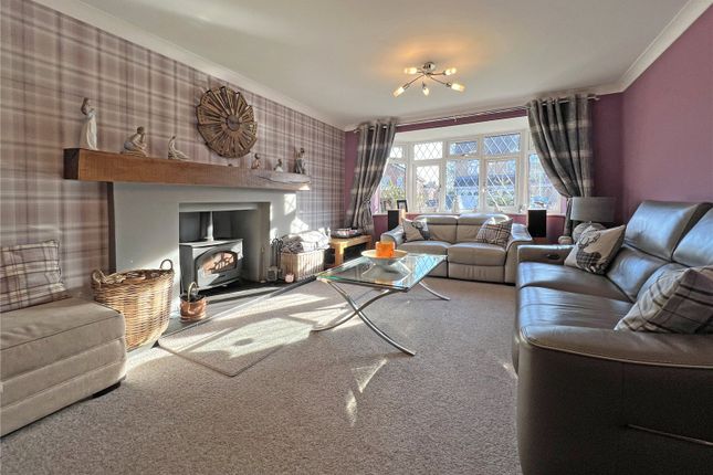 27, Highgrove Meadows, Telford photo 3