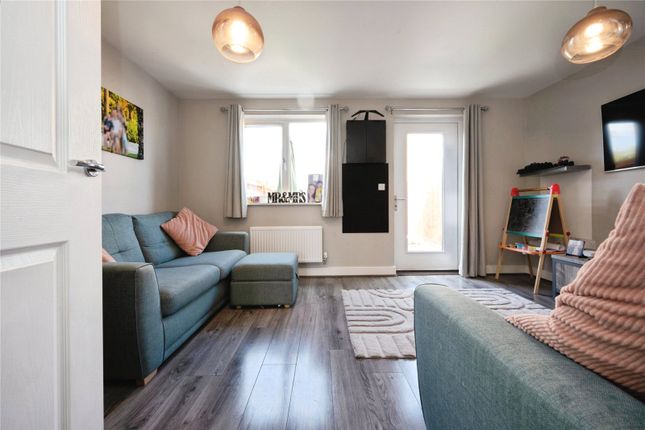 33, Lister Corner, Bedfordshire photo 4