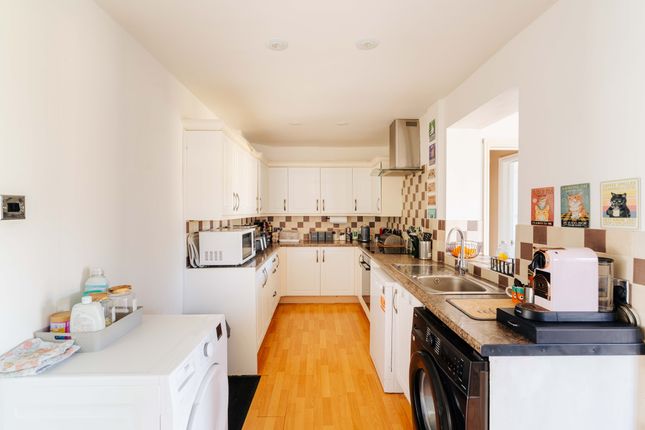 33 Felton Grove, Bristol photo 4