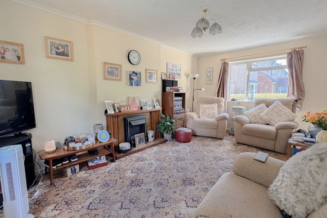 10, Green Close, Carshalton photo 2
