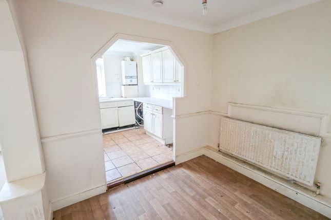 99, Shrewsbury Lane, London photo 3