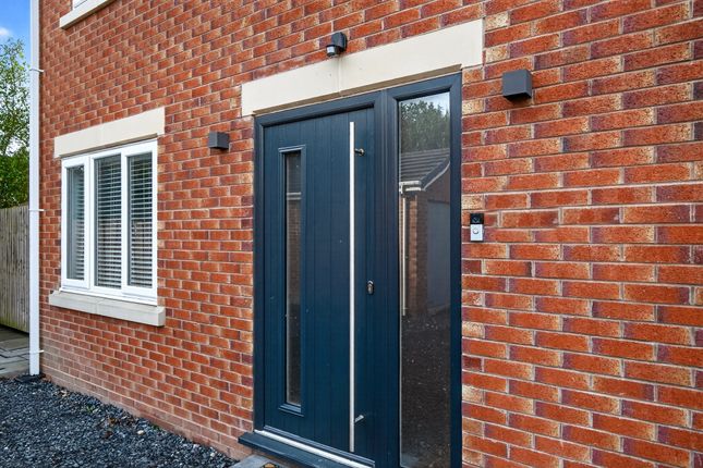 23, Andrews Close, Chester photo 2