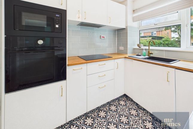 8, Fielding Close, Cardiff photo 3