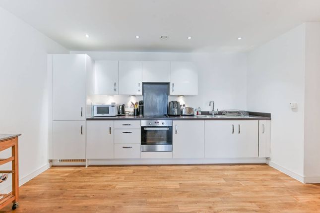 Thumbnail Flat for sale in Connersville Way, Purley Way, Croydon