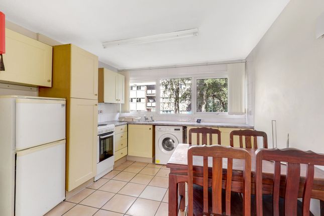 2 Dryden Court, Nottingham photo 4
