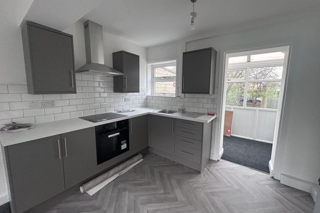 Thumbnail Semi-detached house to rent in Whinney Moor Avenue, Wakefield