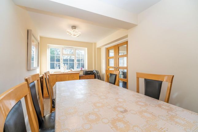 5, Tilehouse Close, Borehamwood photo 5