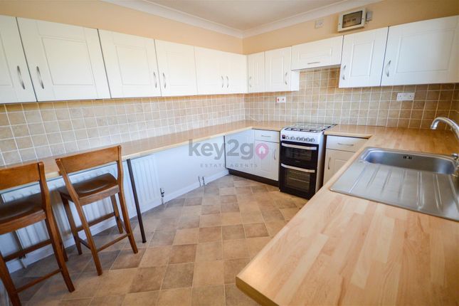 76, Rowan Tree Road, Sheffield photo 4