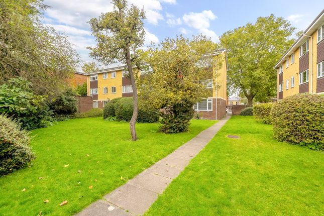 Thumbnail Flat for sale in Dartmouth Terrace, London Road, Reading, Berkshire