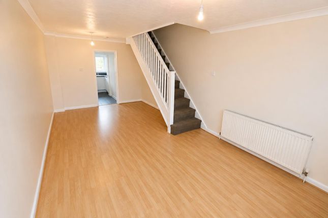 24, Sycamore Close, Tilbury photo 3