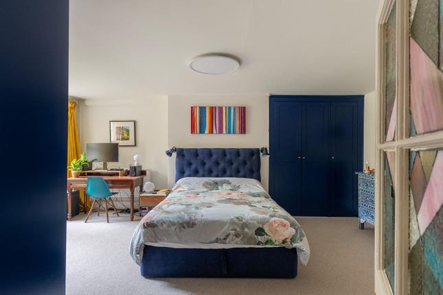 0W2Pcn - Bedroom B.Jpg