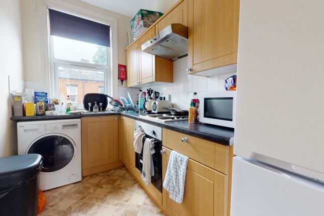Terraced house to rent in Ebberston Place, Hyde Park, Leeds