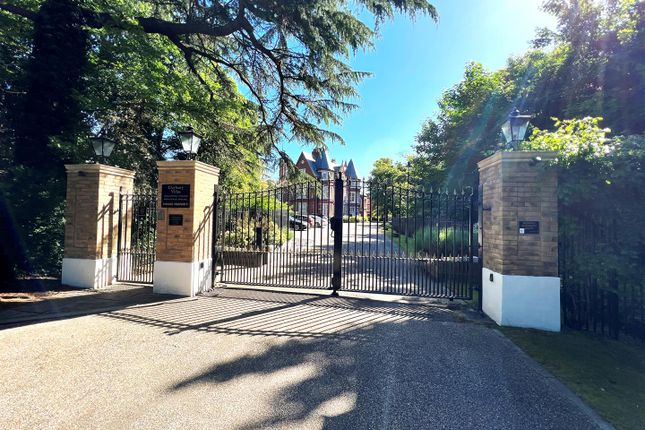 Flat for sale in Regents Drive, Repton Park, Woodford Green