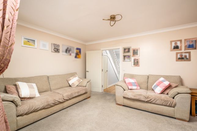 21, Stockbridge Close, Shefford photo 4