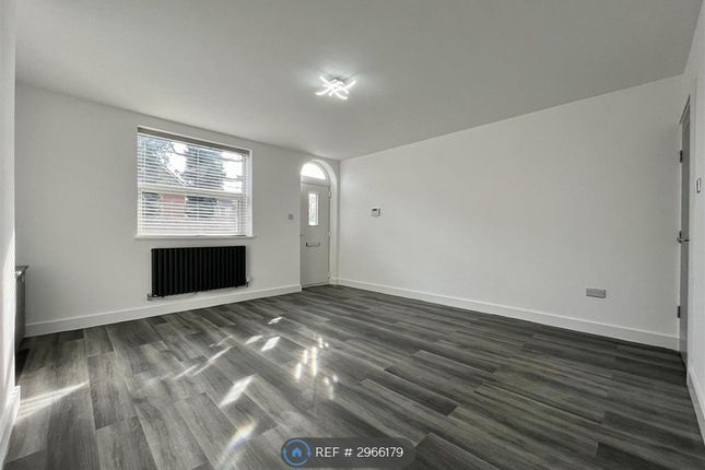 Trenchard Drive, Manchester photo 2