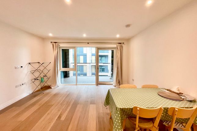 Thumbnail Flat to rent in Westwood Building, Lockgate Road, London