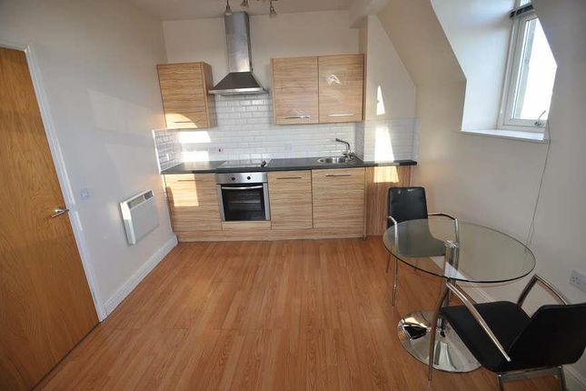 Flat 15, The Corner House, 129 Godwin Street, Bradford photo 2