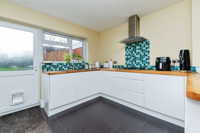 81, The Paddocks, STEVENAGE photo 4