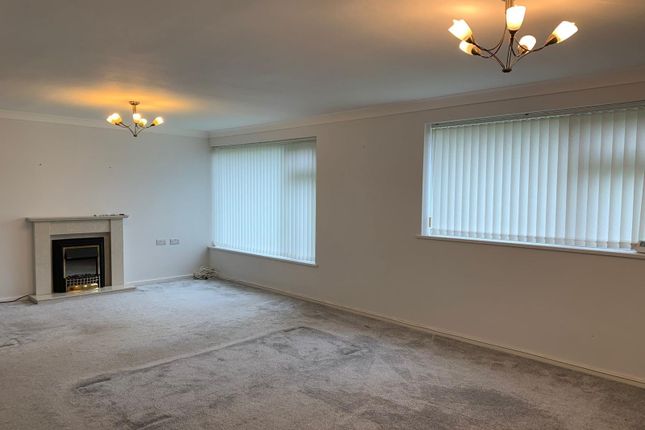 Flat to rent in White House Green, Solihull