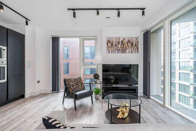 Flat 606, Icon Tower, 8, Portal Way, Acton photo 4