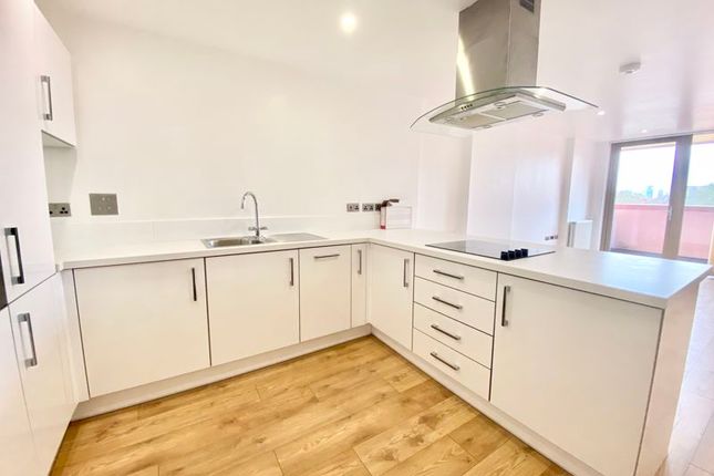 6 Roman House, Ossory Road, London photo 3
