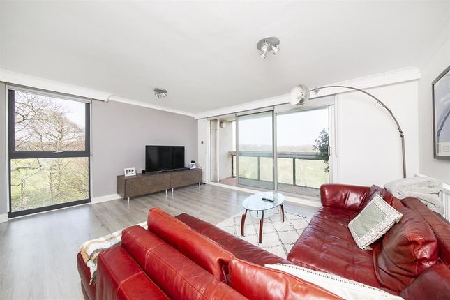 Flat for sale in Lake View Court, Roundhay, Leeds