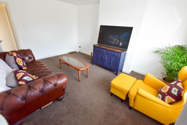 12 Birtenshaw Crescent, Bolton photo 2