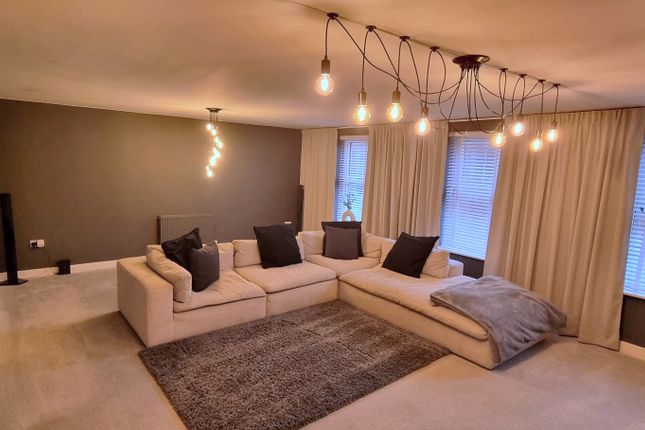 5, Ryeback Close, Burton-on-trent photo 4