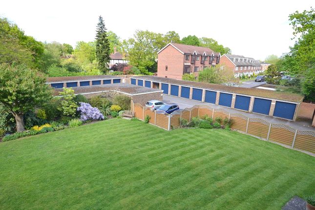Flat for sale in Chilton Court, Station Avenue, Walton-On-Thames
