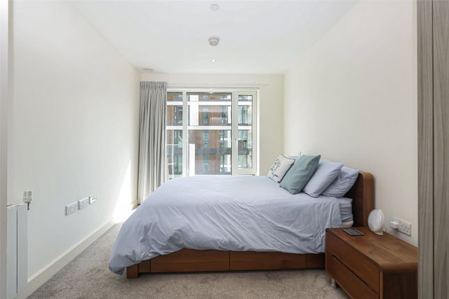 Flat 303, Biring House,, Duke of Wellington Avenue, Woolwich photo 4