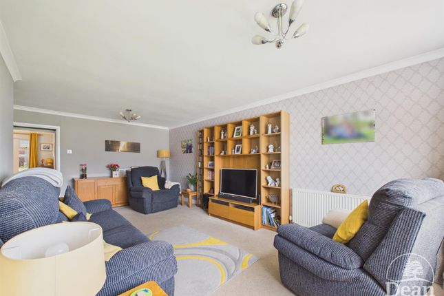 122, Lakeside Avenue, Lydney photo 4