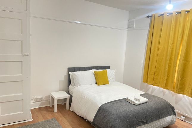 Flat A, 36 Junction Road, Archway photo 3