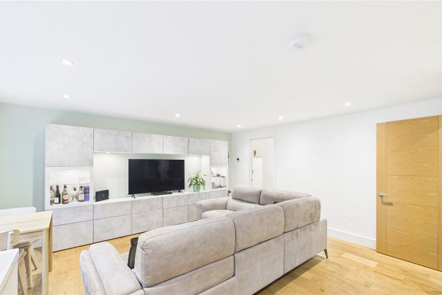 6 Marne House - 123-127,, Deepcut Bridge Road, Camberley photo 2