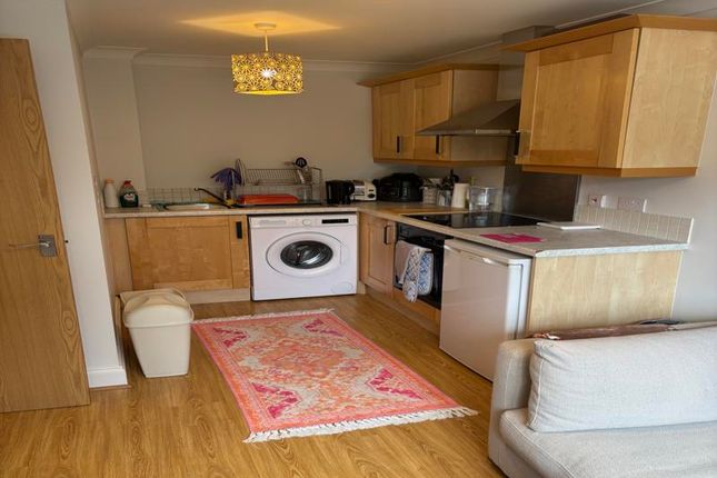 10 Hampton Terrace, Beacon Hill Road, Hindhead photo 3
