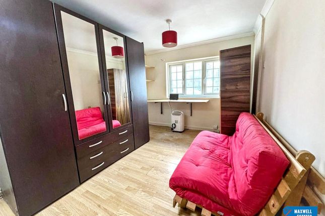 62a, Ellesmere Avenue, London photo 3