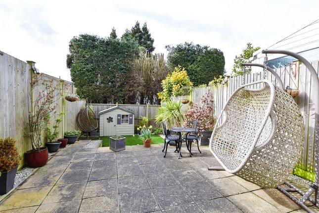 Northleigh Close, Maidstone photo 5