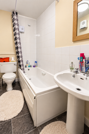 Flat 13, The Old School House, Evesham photo 5