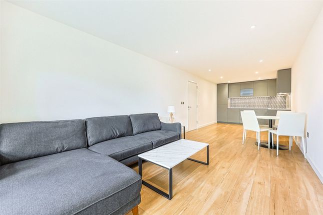 Flat 31, Cornelia House, 3, Caversham Road, Colindale photo 2